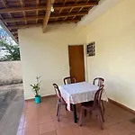 Casa Com Varanda, 2 Quartos, Wi-Fi, Proximo Ao Centro Da Cidade