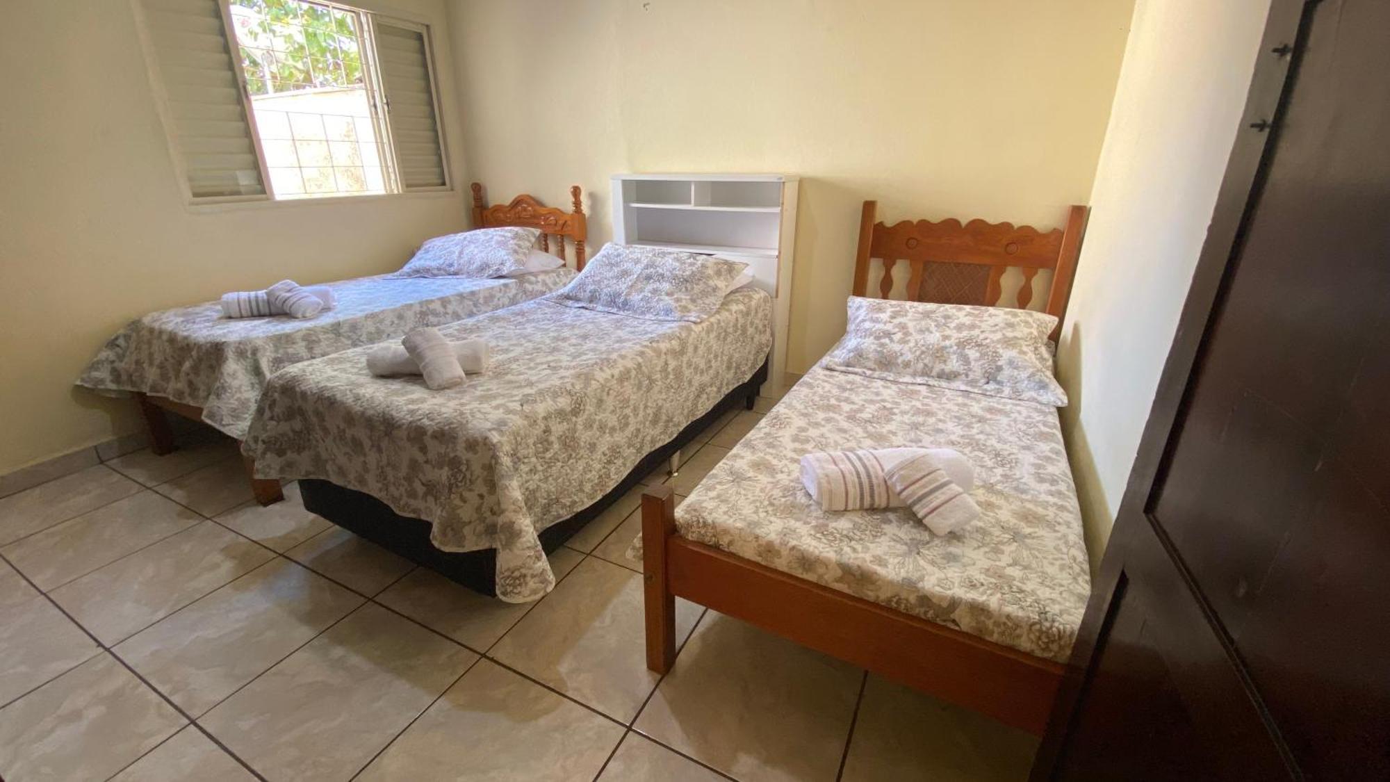 Casa Com Varanda, 2 Quartos, Wi-fi, Proximo Ao Centro Da Casa de férias *